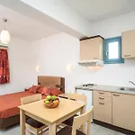 Naxos Apartman *