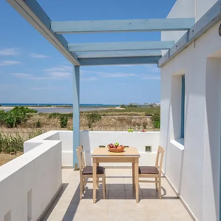 Naxos Apartman *