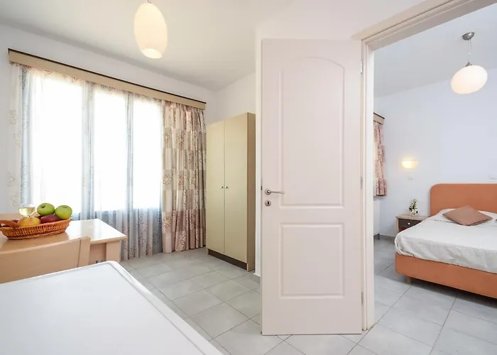 Camping * Naxos City